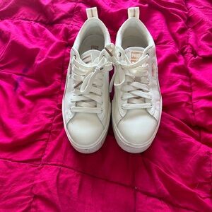 Puma raised shoes. Only worn twice. In great condition.